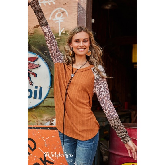 ❤️LAST 1! Contrast Detail Super Soft Relaxed Fit Raglan Sleeve Top! - Picture 3 of 8